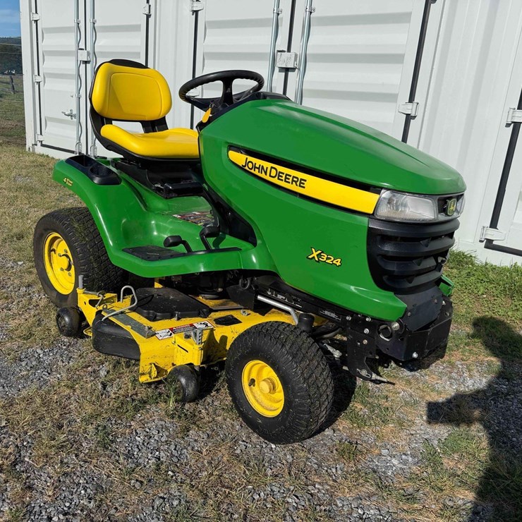 JOHN DEERE X324