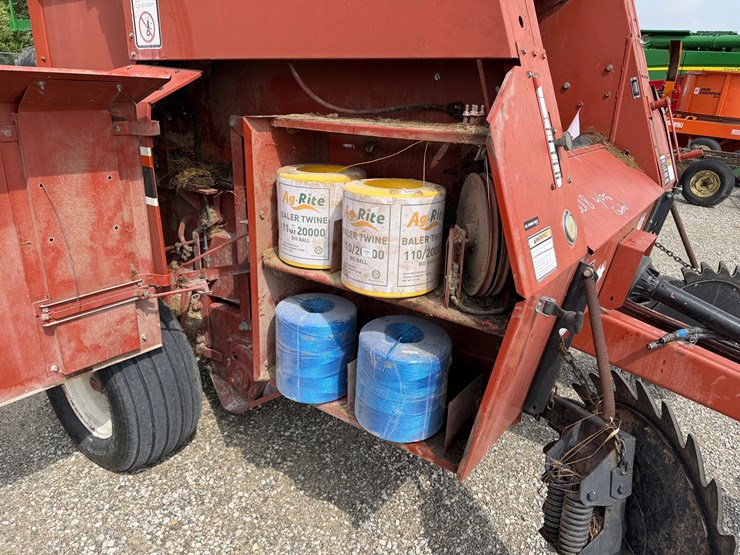 hesston-555t-image-7