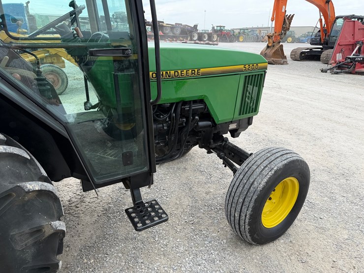 1996-john-deere-5200-image-21