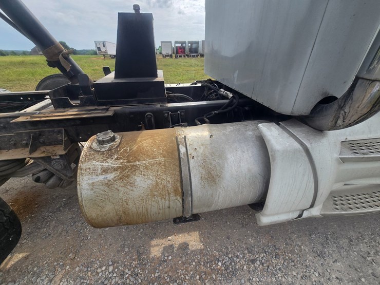 2011-kenworth-t660-image-113