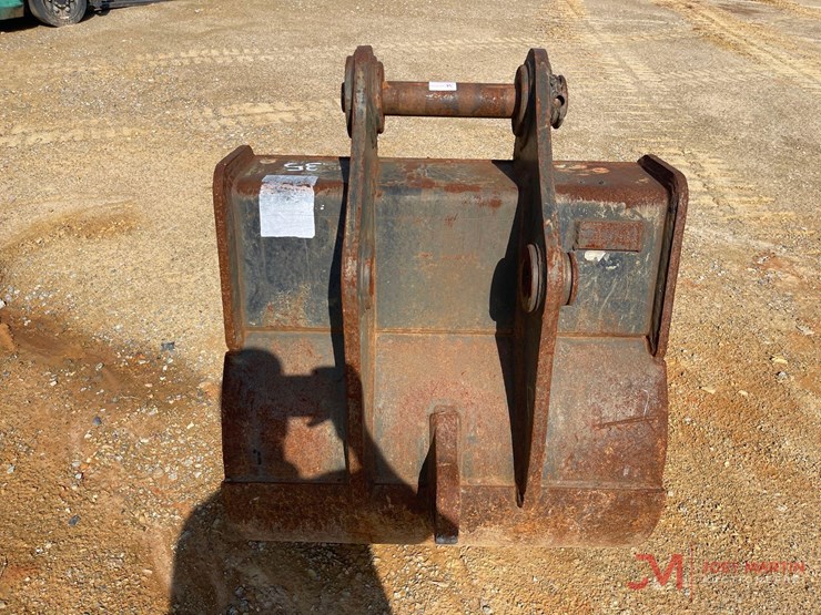 35"-tooth-bucket-excavator-attachment-image-4