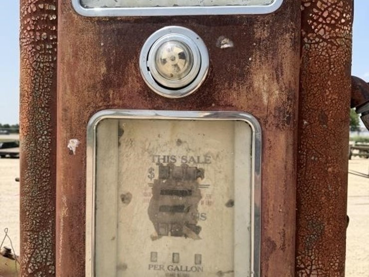 l3-antique-fuel-pump-image-2