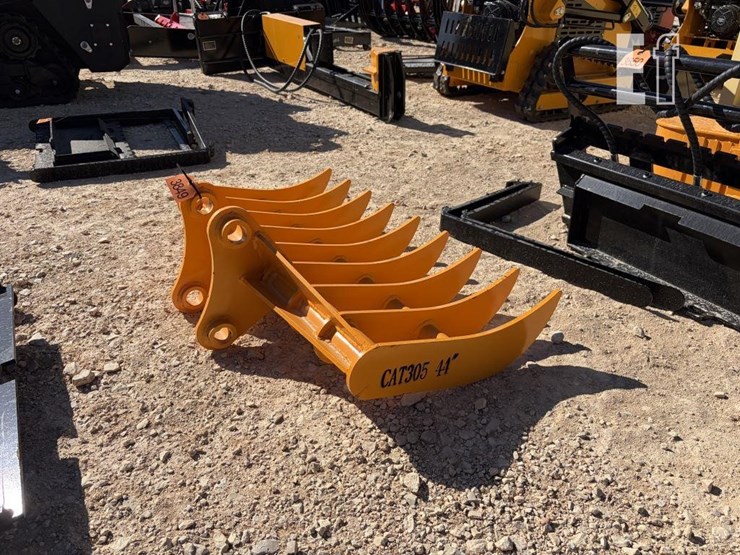 caterpillar-305-image-2