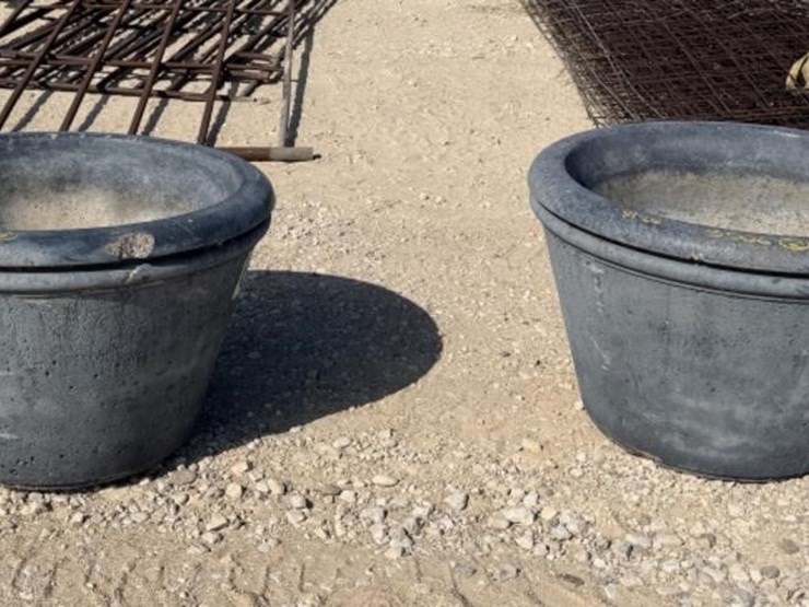 l3---concrete-planters-image-1