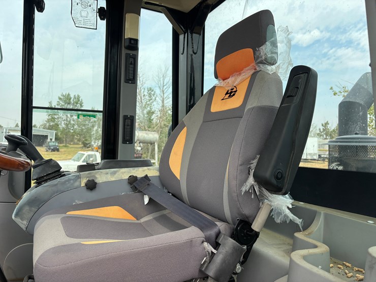 2011-g-g-titan-wheel-loader-image-8