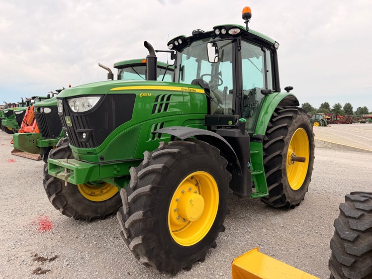 2023-john-deere-6155m-image-1