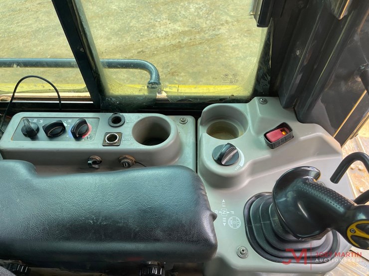 komatsu-d71pxi-24-image-18