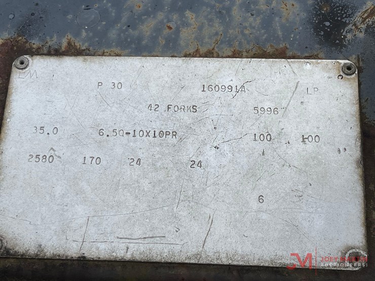 forklift,-sn;-16099a,-meter-reads-11006-hours,-42"-forks,-lp-engine(non-running,-disassembled)-image-15