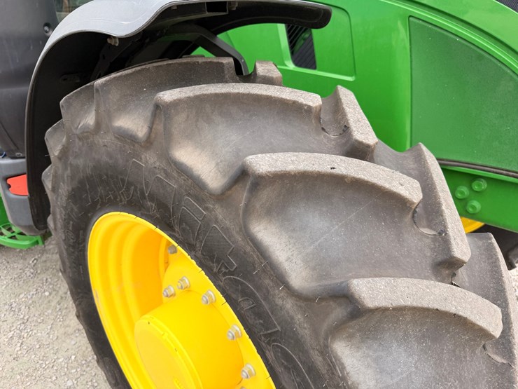2025-john-deere-6r-155-image-16