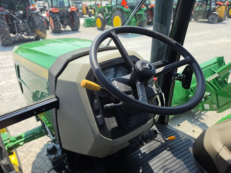 2019-john-deere-5100e-image-16
