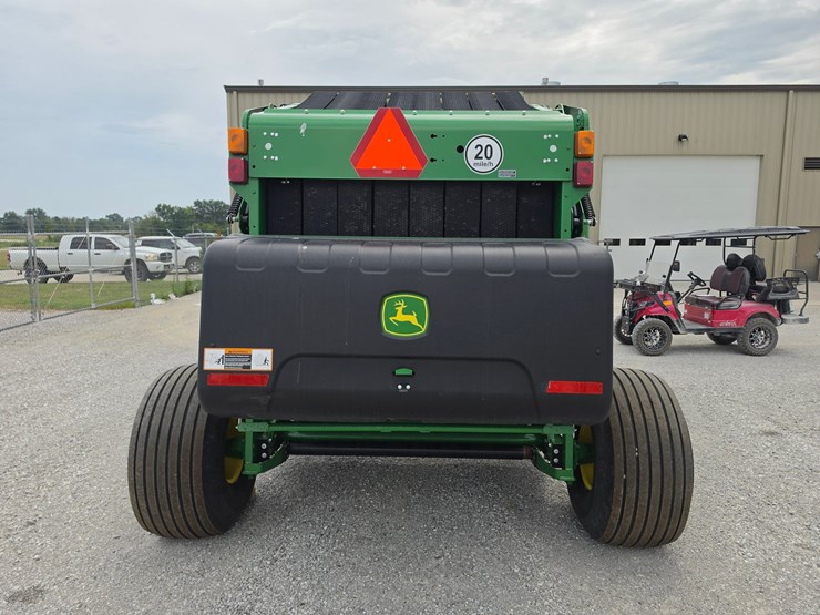 2023-john-deere-560m-image-6