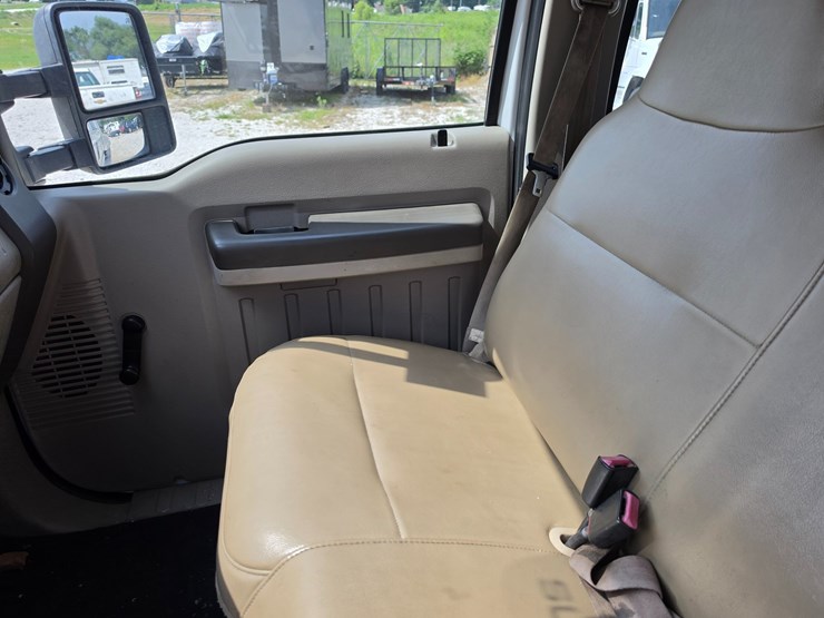 2008-ford-f550-image-46