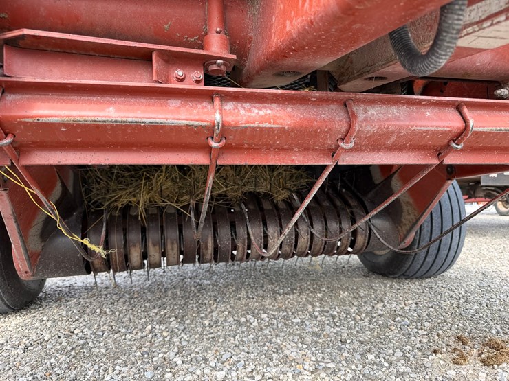 hesston-555t-image-6