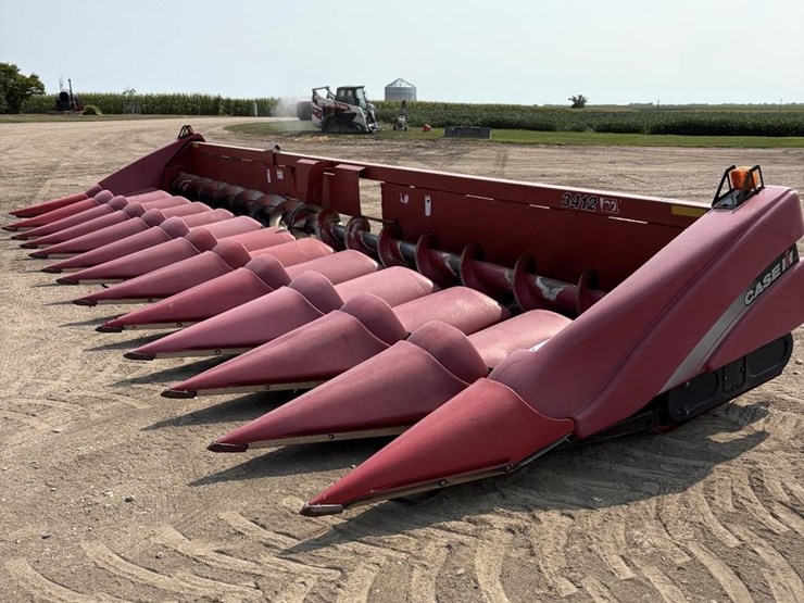 2010-case-ih-3412-image-1