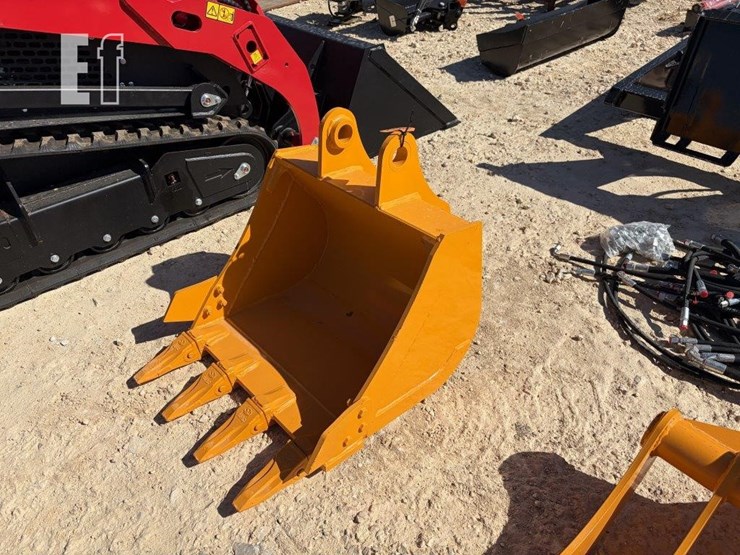 caterpillar-305-image-3
