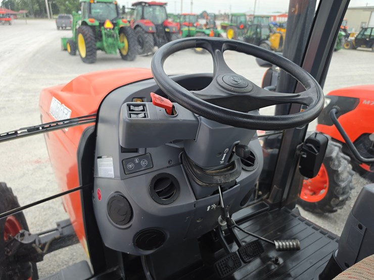 2016-kubota-m6-111-image-18