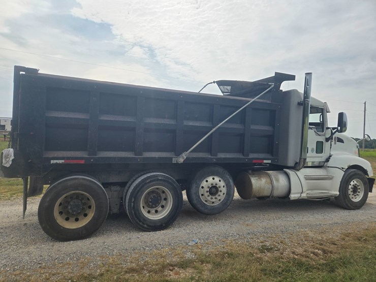 2011-kenworth-t660-image-18