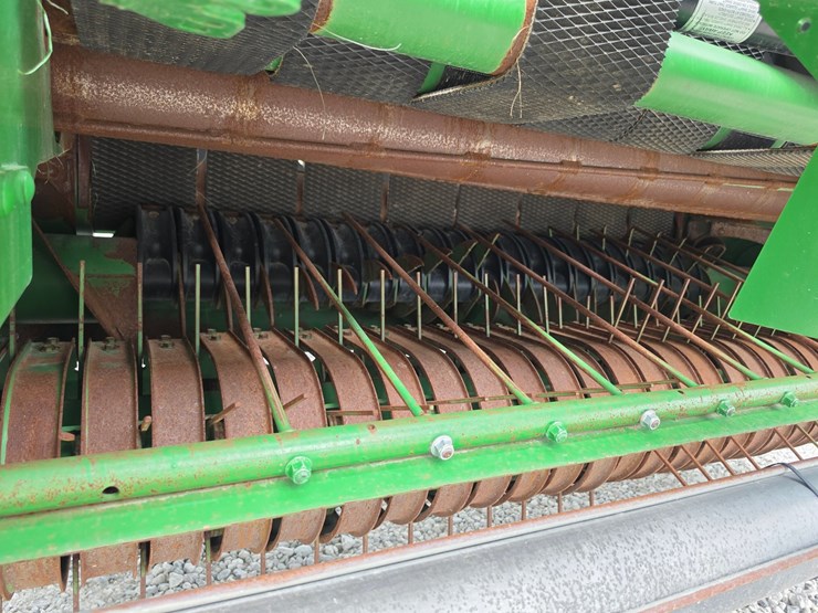 2023-john-deere-560m-image-4