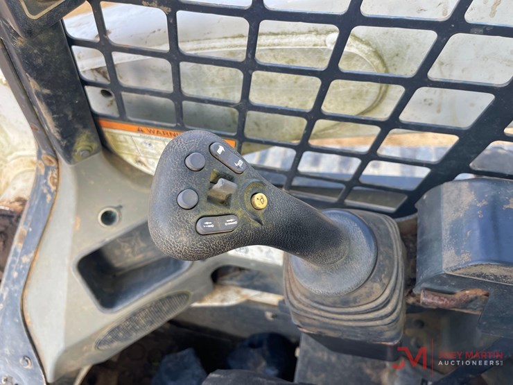 2020-bobcat-t740-image-17