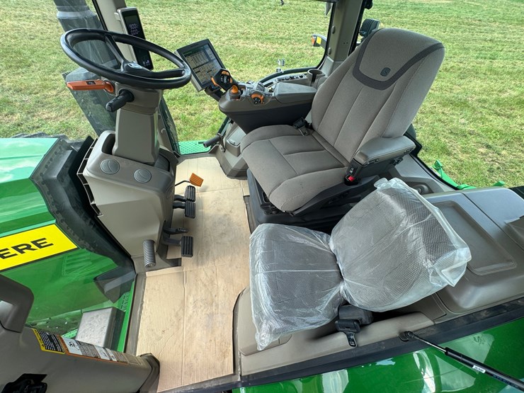 john-deere-8r-370-image-64