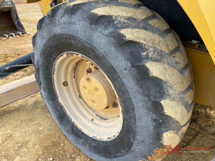 2017-caterpillar-415f2-image-9
