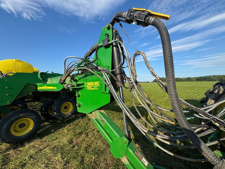 2015-john-deere-db60-image-11