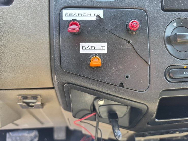 2008-ford-f550-image-38