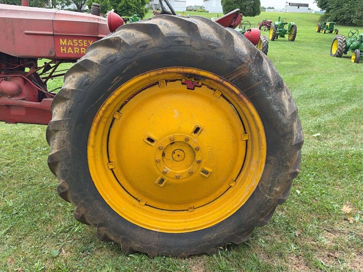 massey-ferguson-33-image-37