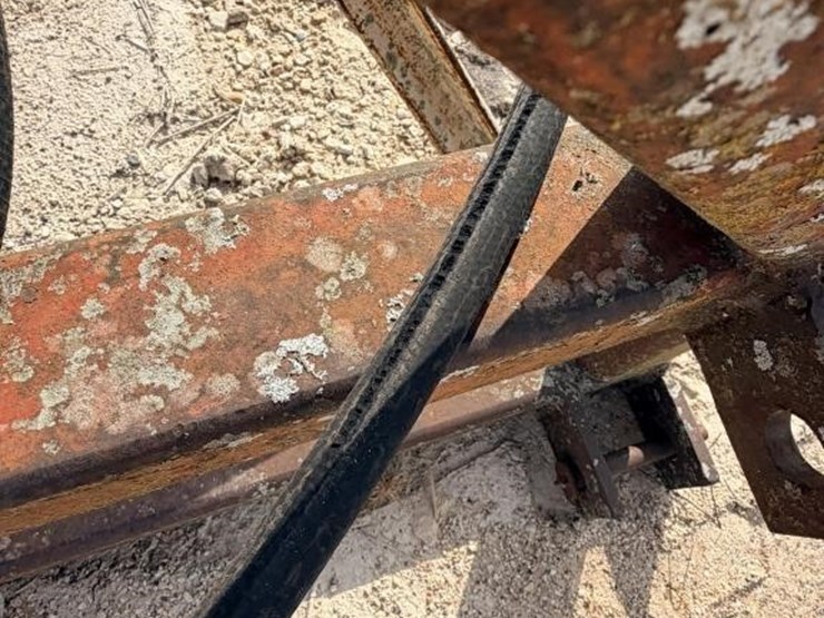 l3---3pt-bale-spear-attachment-image-4