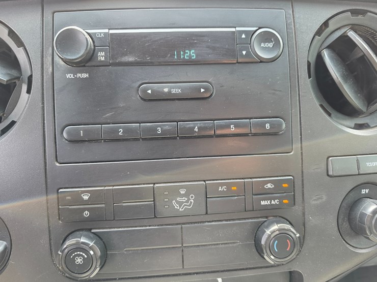 2011-ford-f550-image-36