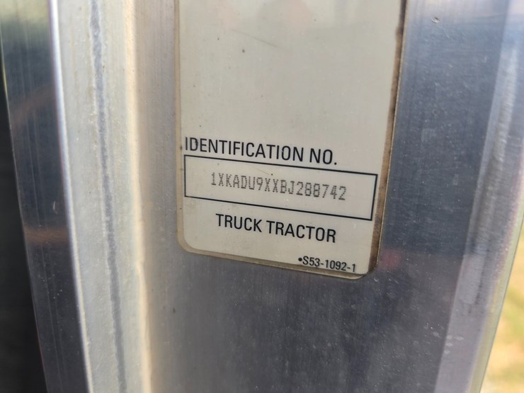 2011-kenworth-t660-image-69
