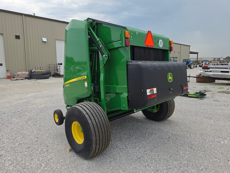 2023-john-deere-560m-image-8