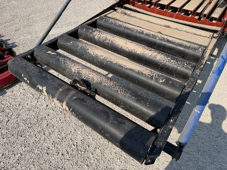 hesston-4790-image-10