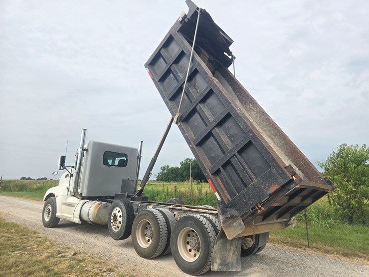 2011-kenworth-t660-image-25
