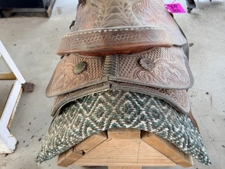 sl---saddle-&-stand-image-8