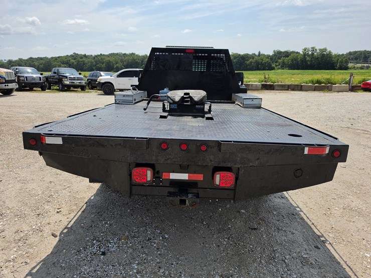 2011-ford-f550-image-6
