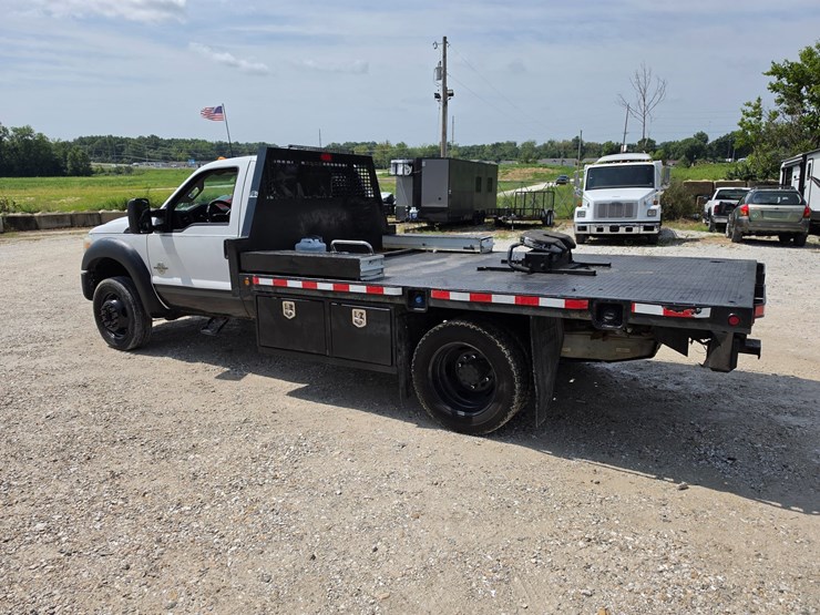 2011-ford-f550-image-4