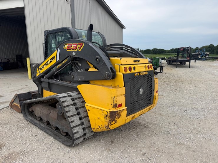 2019-new-holland-c237-image-3