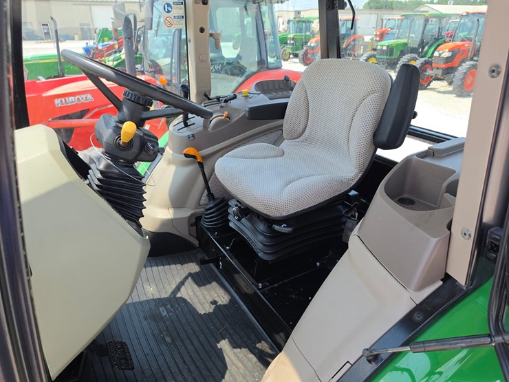 2019-john-deere-5100e-image-13