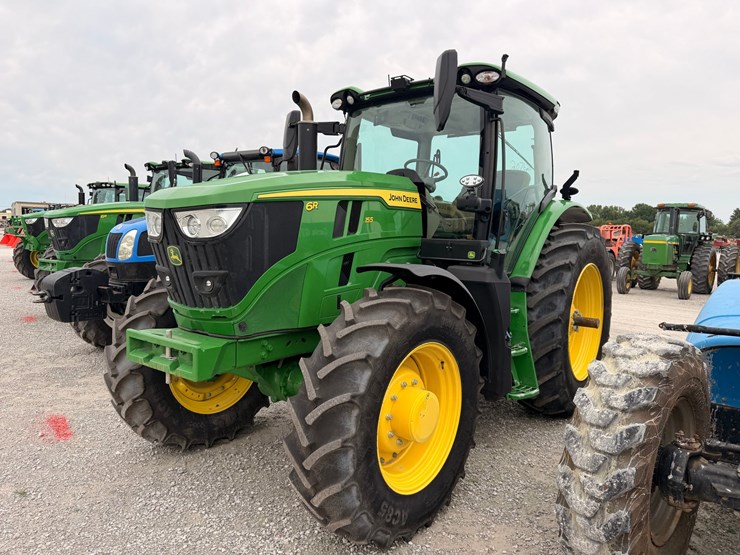 2025-john-deere-6r-155-image-1