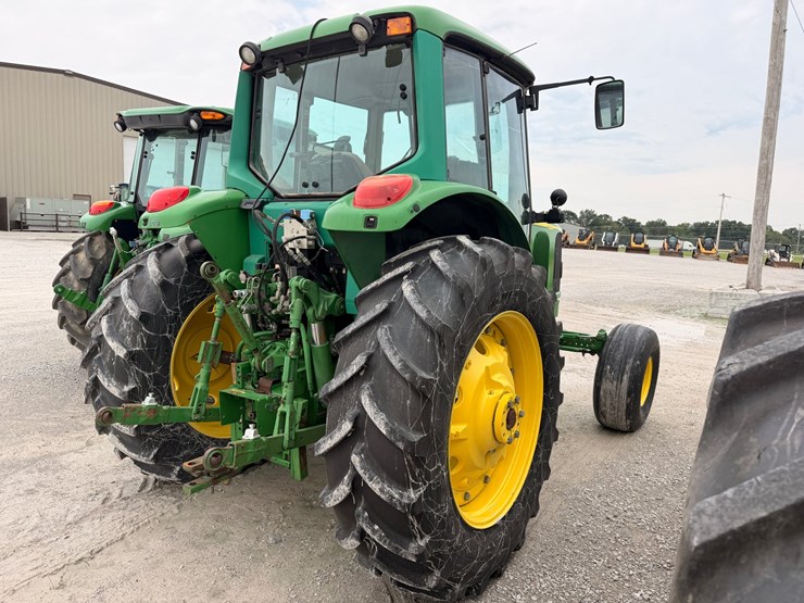 2004-john-deere-7220-image-12