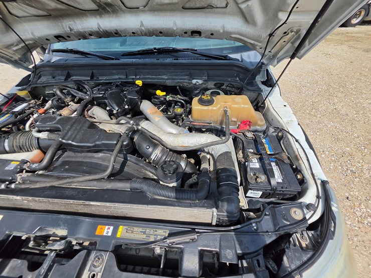 2011-ford-f550-image-22