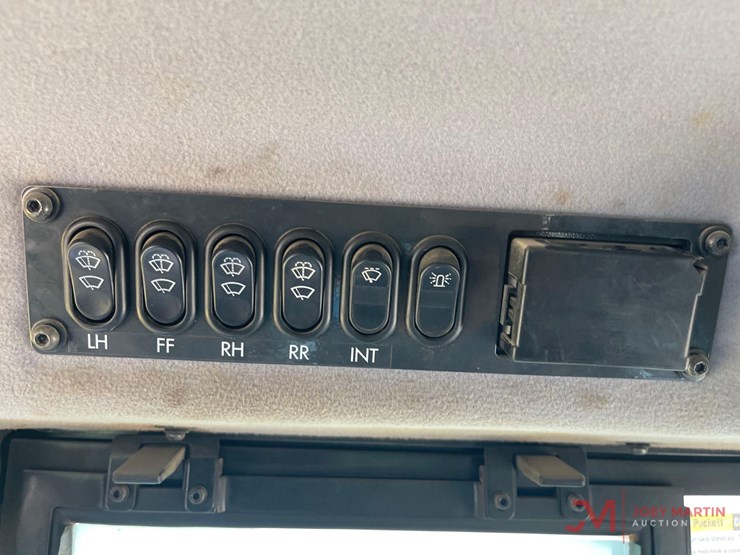 komatsu-d71pxi-24-image-19