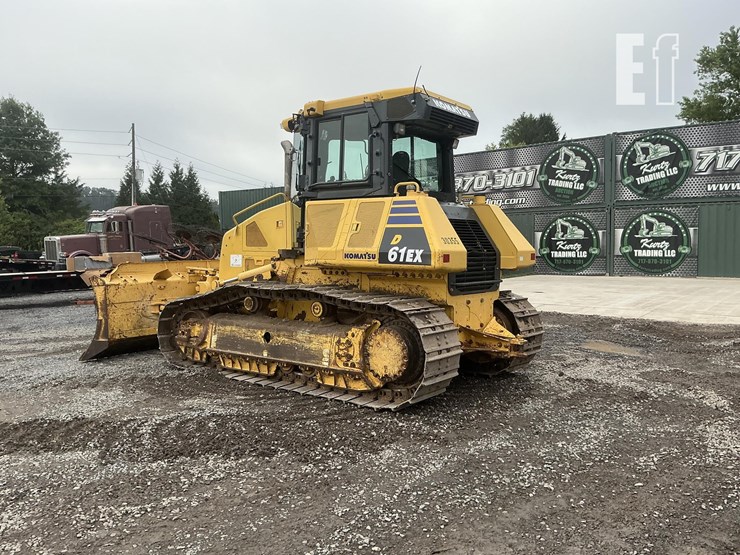 2014-komatsu-d61ex-23-image-2