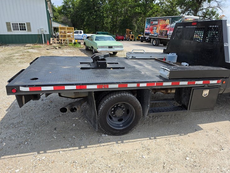 2011-ford-f550-image-51