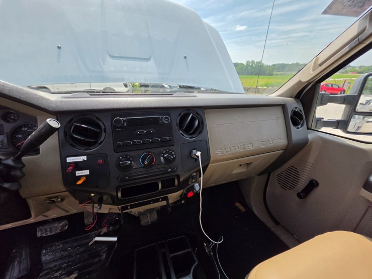 2008-ford-f550-image-34