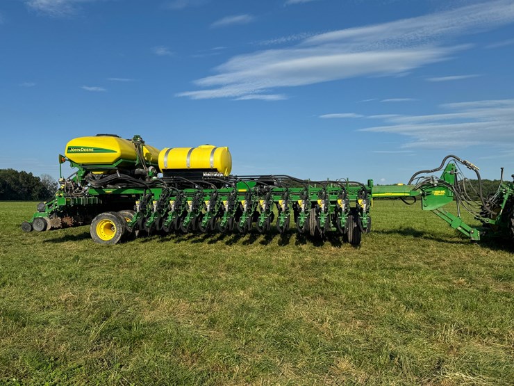 2015-john-deere-db60-image-8