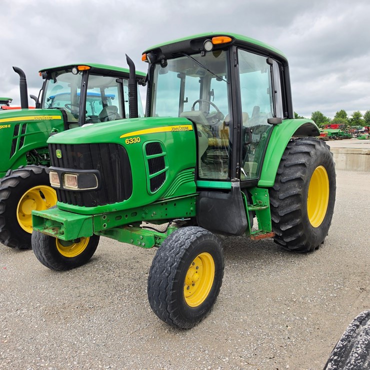 2010 JOHN DEERE 6330