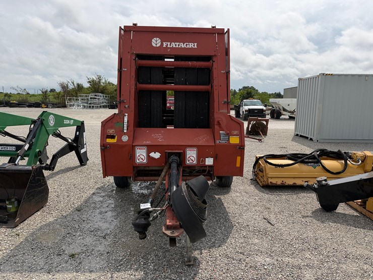 hesston-550-image-2