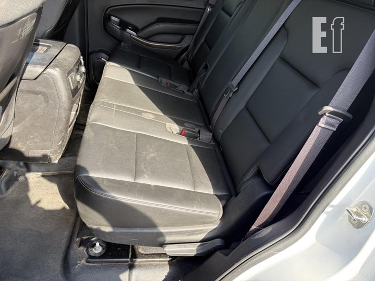 2015-chevrolet-tahoe-image-17